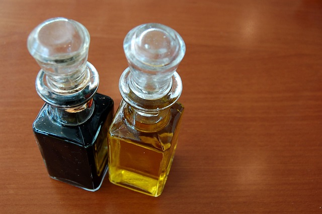 リンゴ酢と黒酢の比較｜どちらがダイエット向き？