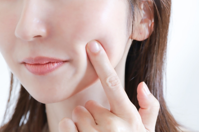 ほうれい線へのアプローチ：口輪筋ストレッチ