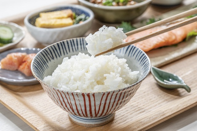 授乳中の産後ダイエットは食事制限NG！正しい食べ方のポイント